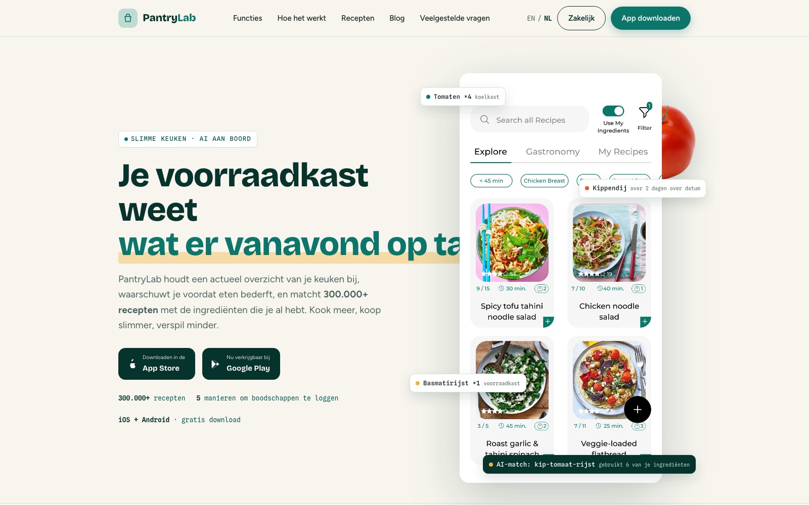 Homepage van PantryLab met de kop 'Je voorraadkast weet wat er vanavond op tafel staat' naast een telefoon vol AI-receptsuggesties