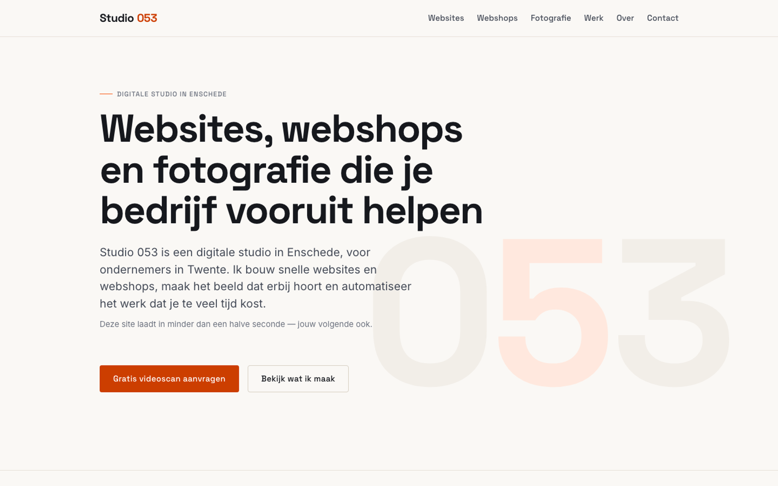 Homepage van Studio 053 met de kop 'Websites, webshops en fotografie' en het oversized 053-monogram